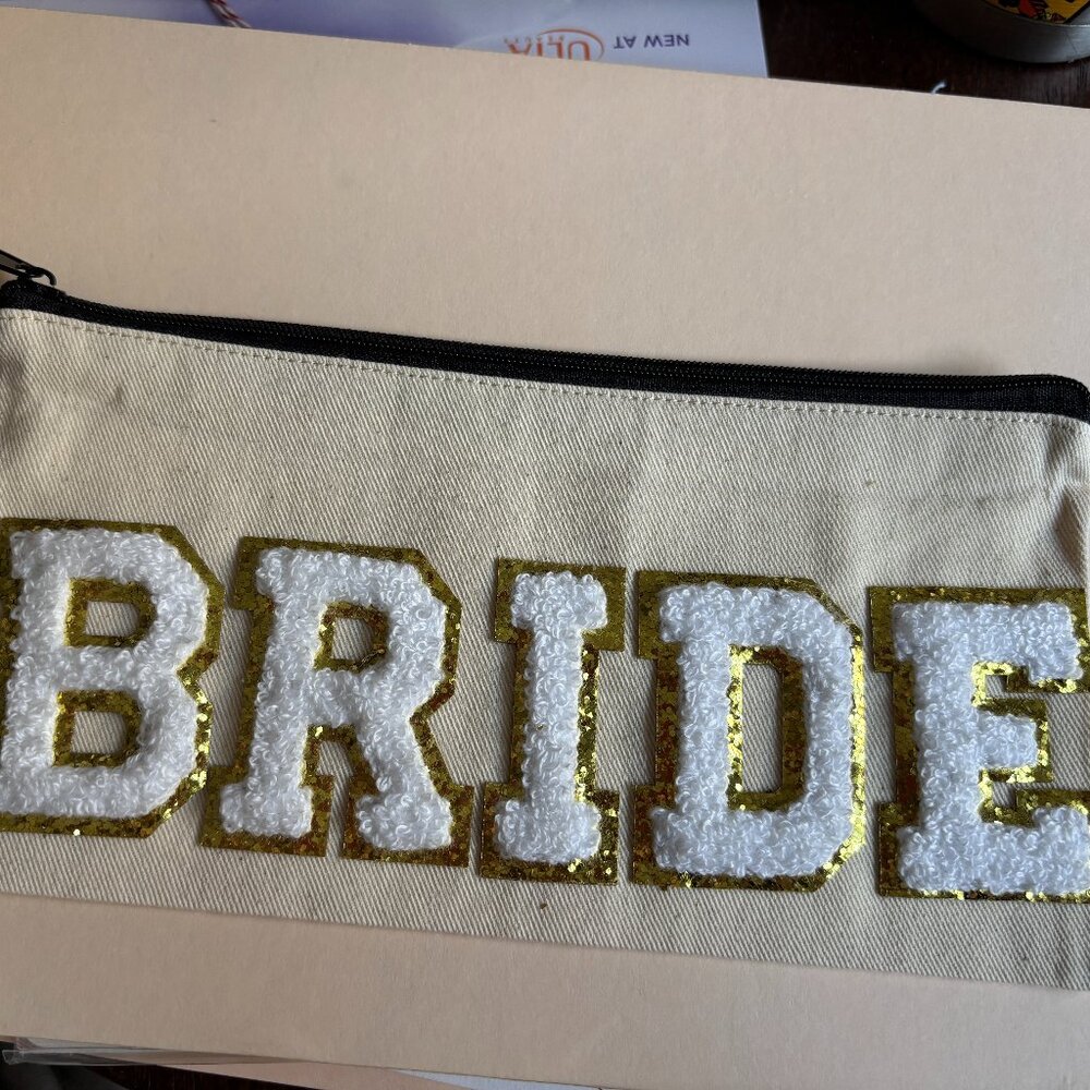 NWOT Bride White Patched Canvas Toiletry Bag